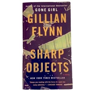 Book Sharp Objects by Gillian Flynn Paperback Gone Girl Author Thriller Suspense
